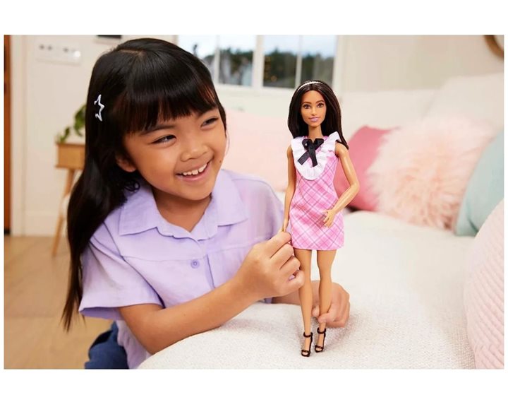 Mattel Barbie Fashionistas - Κούκλα Barbie Με Μαύρα Μαλλιά Και Ροζ Καρό Φόρεμα