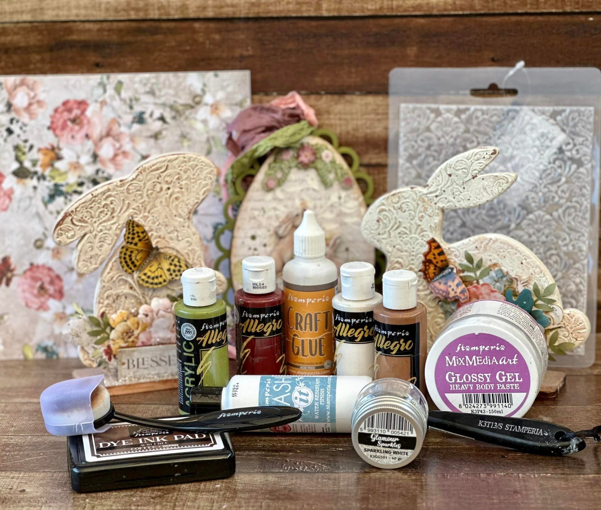 Υλικά χειροτεχνίας Stamperia με mixed media gels, paints και decorative στοιχεία
