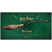 HARRY POTTER – THE BROOM COLLECTION AND OTHER PROPS FROM THE WIZARDING WORLD WARNER BROS. HC  Λογοτεχνία