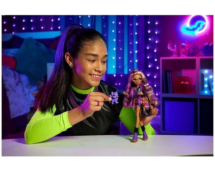 Mattel Monster High Doll, Clawdeen Wolf With Accessories And Pet Dog, Posable Fash