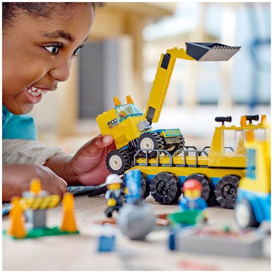LEGO City Φορτηγά Οικοδομικών Υλικών Και Γερανός Με Μπάλα Κατεδάφισης 60391