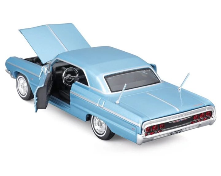 Maisto Special Edition 1:24 1964 Chevrolet Impala SS
