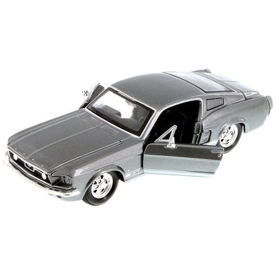 Maisto Special Edition 1:24 1967 Ford Mustang GT