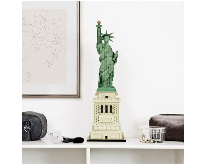 LEGO Architecture Statue of Liberty Building Set 1685 Pieces 21042