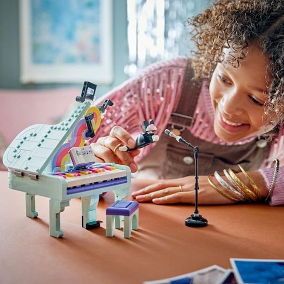 LEGO Creator Expert 3-in-1 Music Decor Piano With Cat 31392